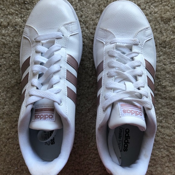 {keywor d} adidas rose gold stripes